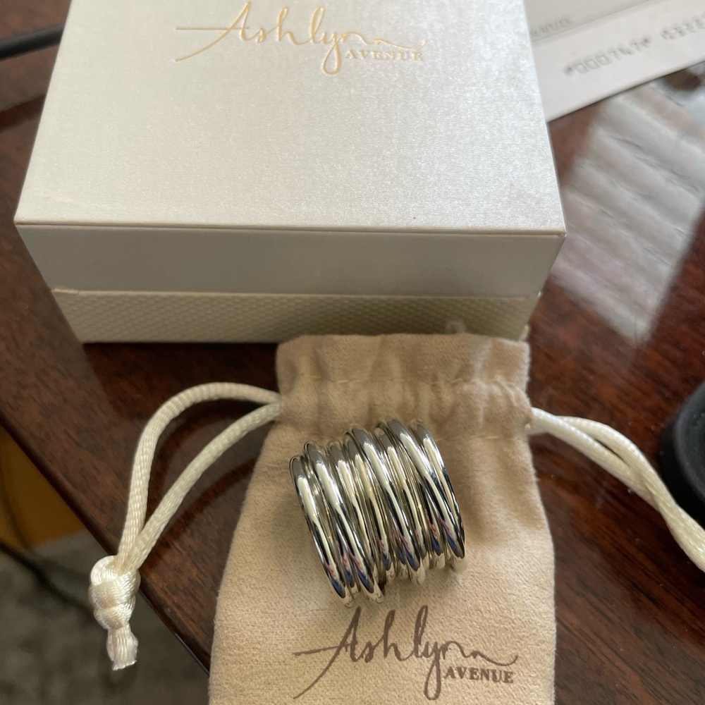 Ashlynn Avenue Lafayette 18K White gold plated Ring.  New! Size 7.